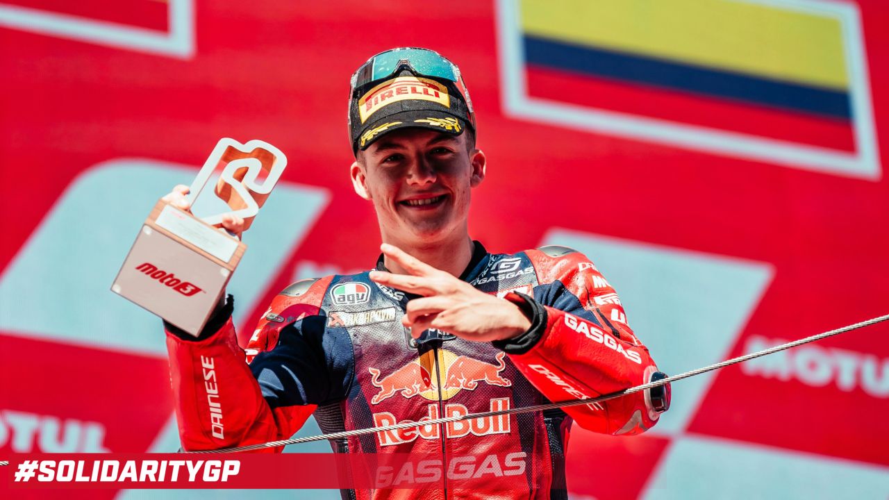 HOLGADO GIVES PERFECT FAREWELL TO RED BULL GASGAS TECH3 WITH PODIUM, ROULSTONE SOLID IN 8TH