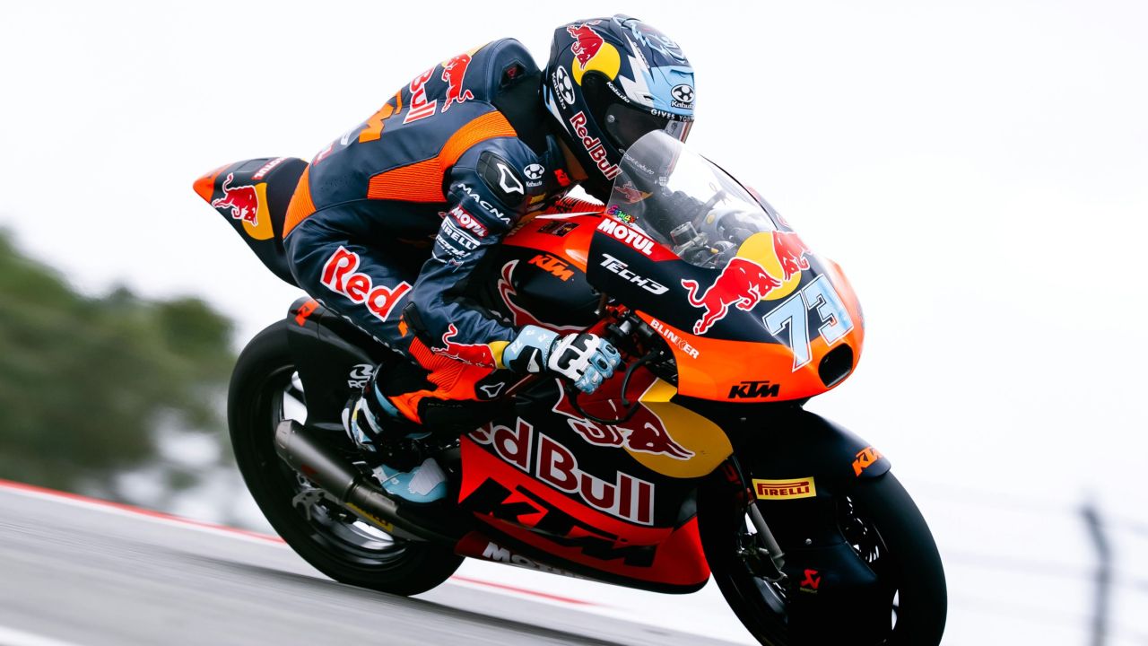 VALENTIN PERRONE DOES THE JOB ON DAY 1 IN PORTUGAL, WHILE JOEL ESTEBAN FACES Q1