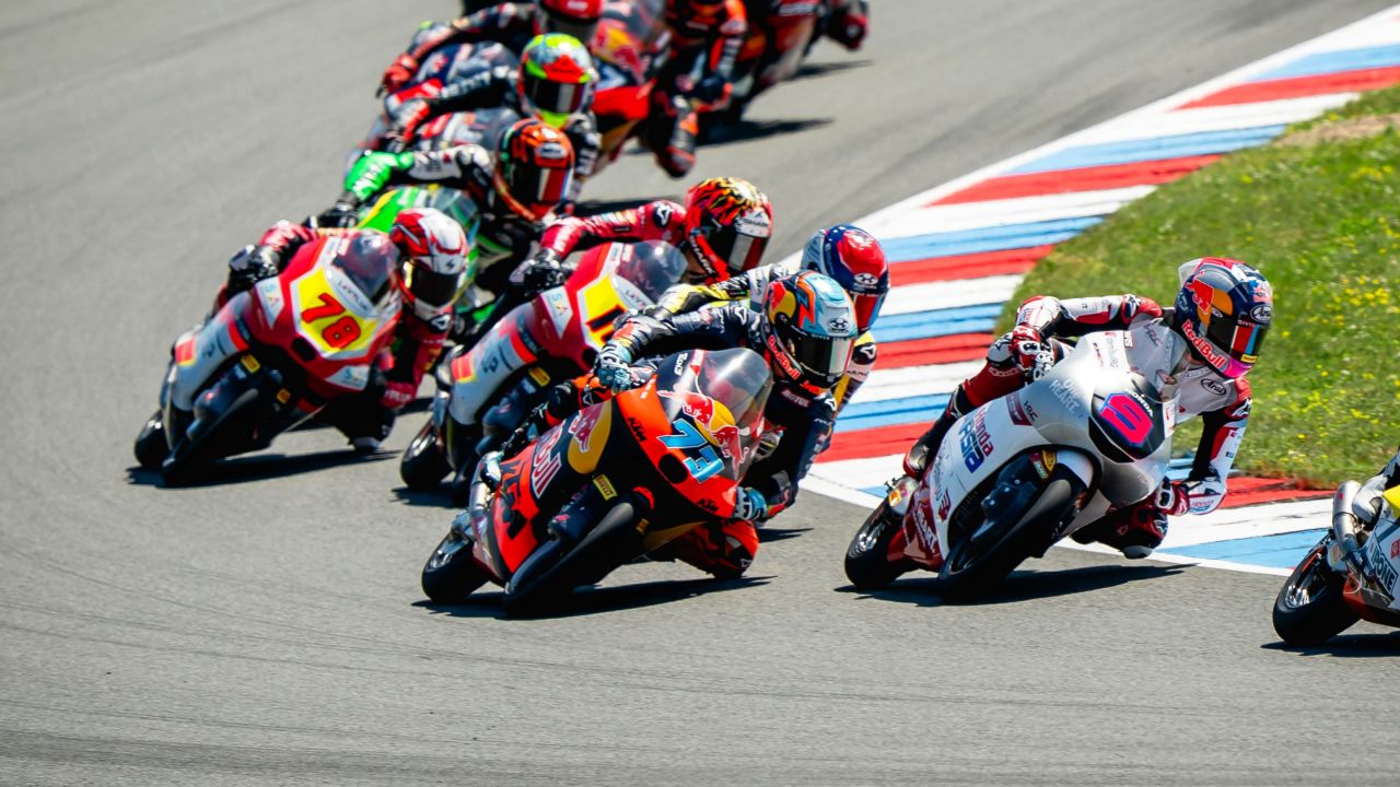 HARD-FOUGHT TOP TEN FOR PERRONE IN SIZZLING BRNO